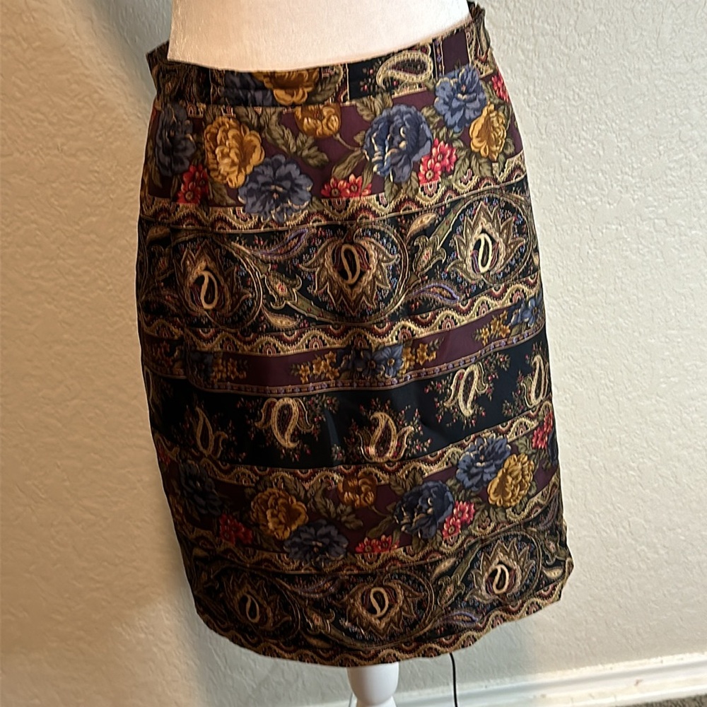VINTAGE TALBOTS BUTTON PNISLEY WOMENS SKIRT.
